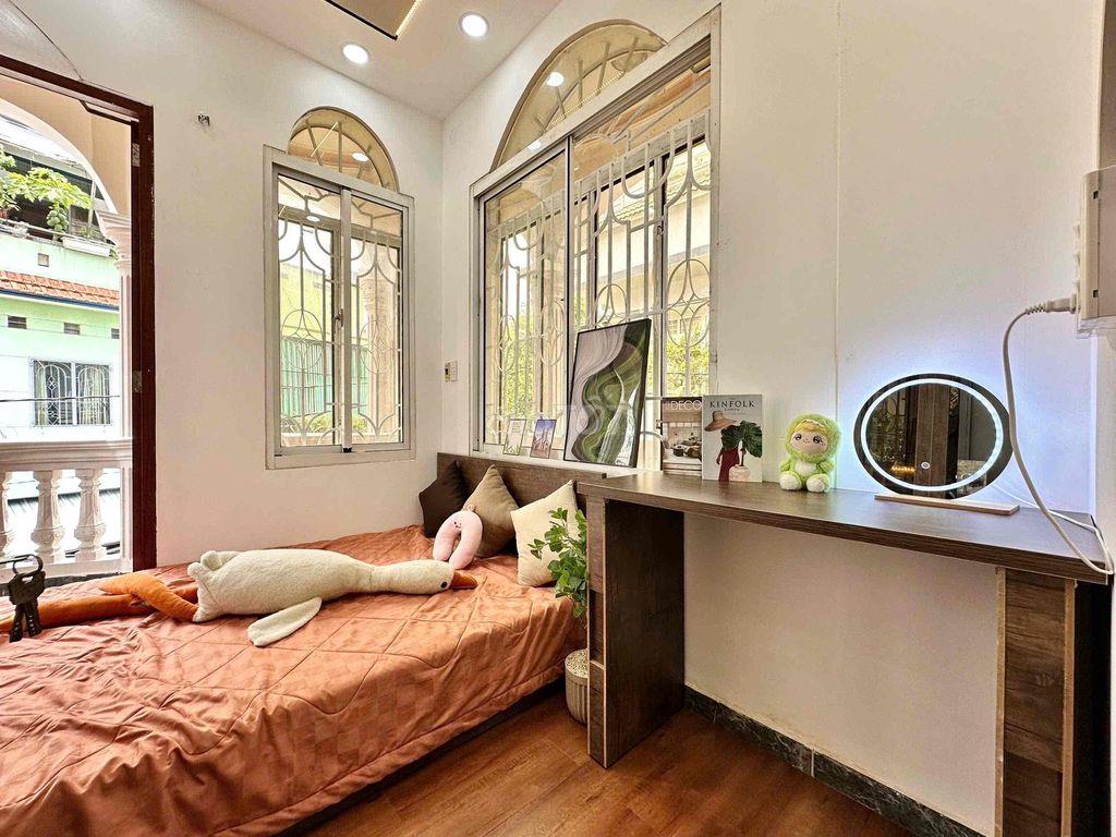 SIÊU PHẨM CĂN HỘ 2 PHÒNG NGỦ, FULL NỘI THẤT CAO CẤP, LẠC LONG QUÂN TB