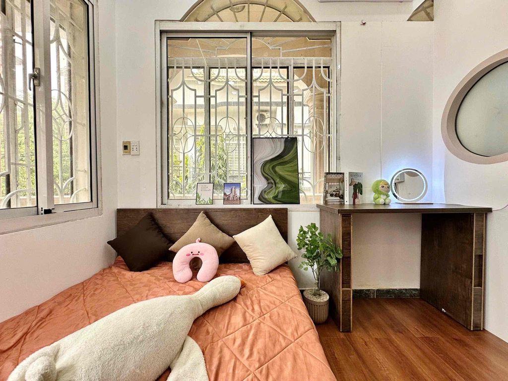 SIÊU PHẨM CĂN HỘ 2 PHÒNG NGỦ, FULL NỘI THẤT CAO CẤP, LẠC LONG QUÂN TB