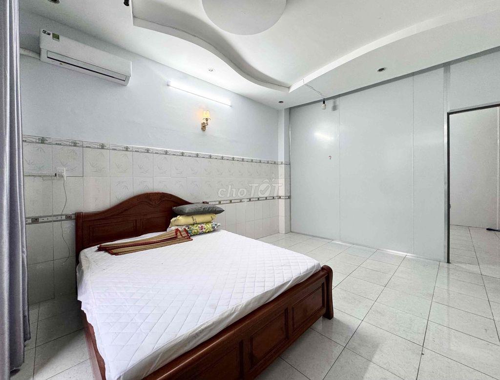 Chính Chủ Cho Thuê | 1PN Rộng 50m2 | Ban Công Thoáng Mát | Full NT