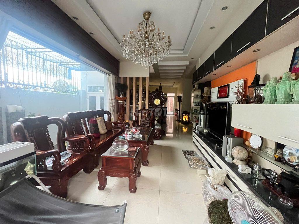 Nhà phố Thảo Điền- 8 Phòng Ngủ- Sân Thượng- 65 triệu 