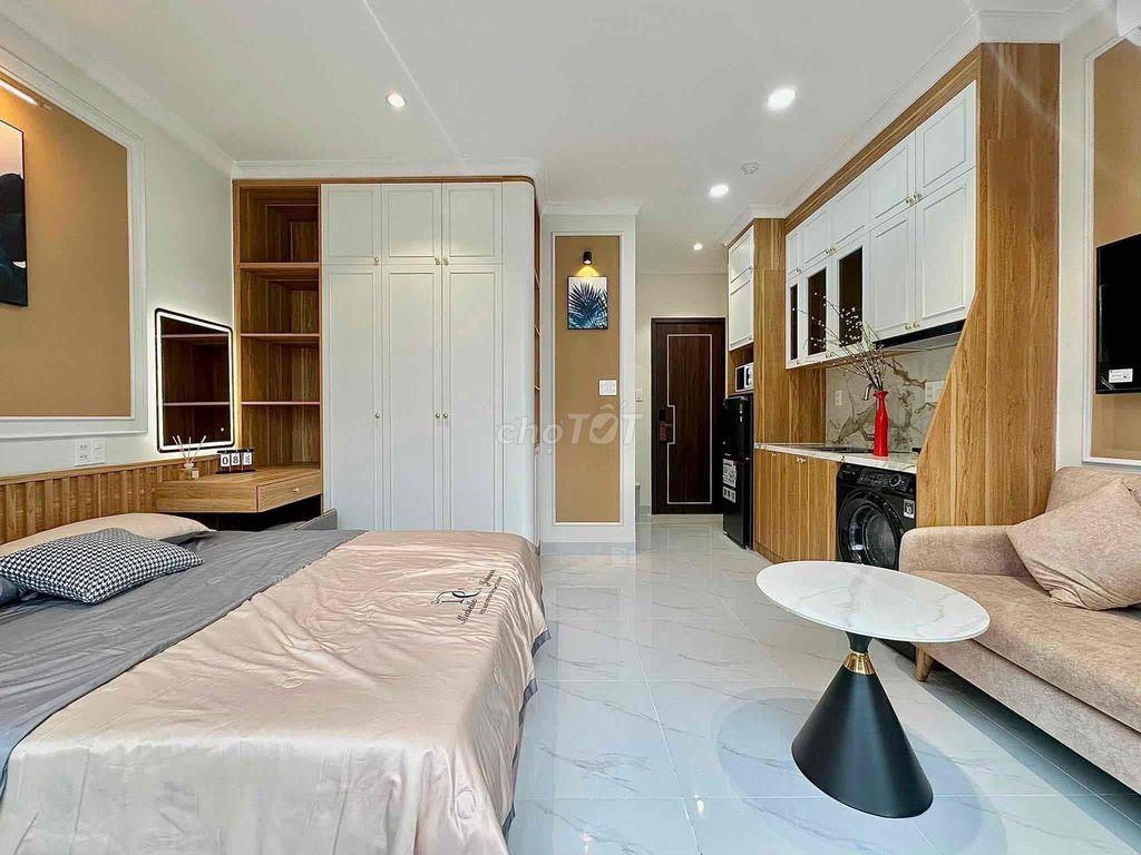 Căn Studio Ban công Full tiện nghi Ngay Cầu Hoàng Hoa Thám - Ga T3