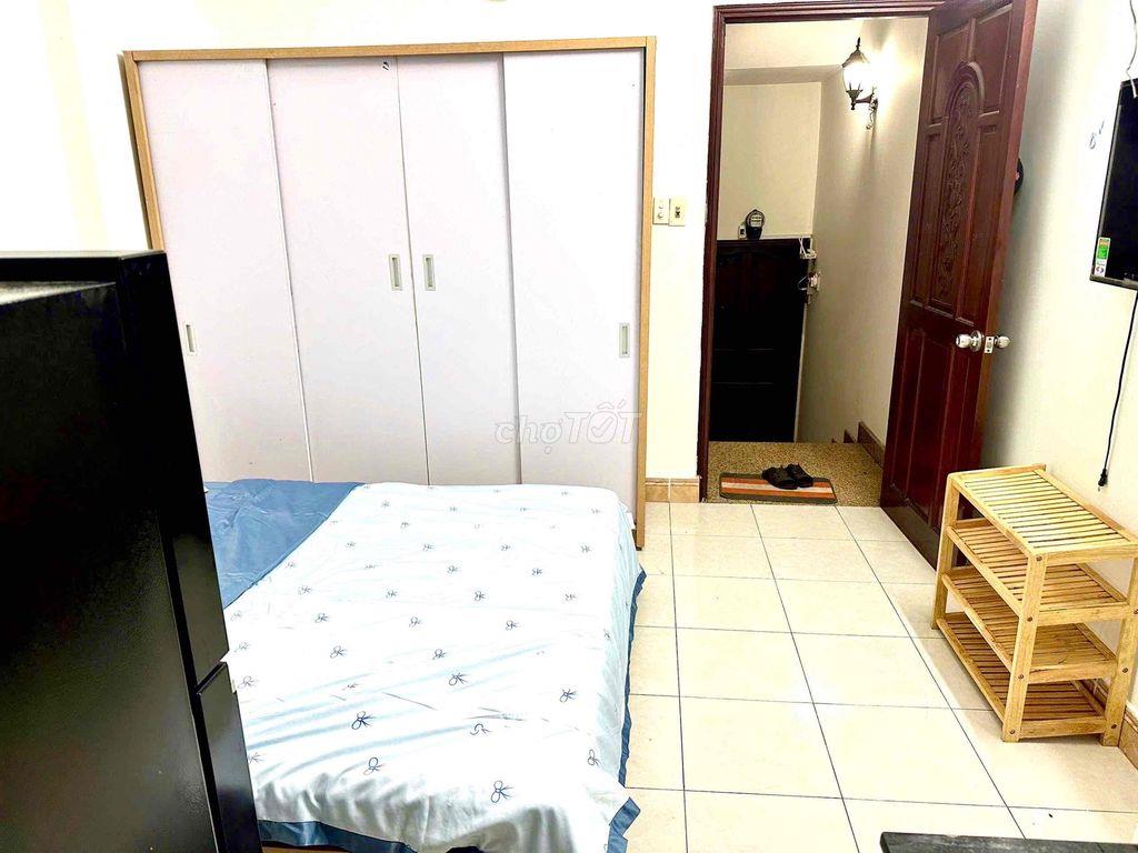 CHDV Ngay Nguyễn Văn Trỗi Gần CV Hoàng Văn Thụ Gần Sân Bay