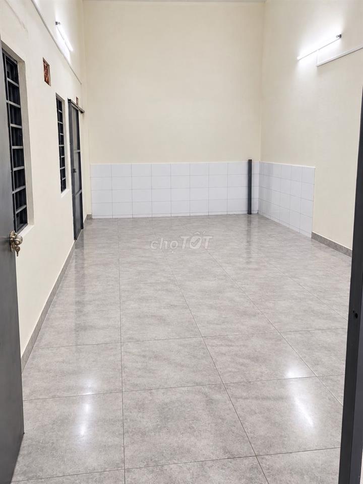 CHO THUÊ NHÀ NGUYÊN CĂN ĐƯỜNG ÂU CƠ 100M² 1PN 1WC HẺM XE HƠI 15TR