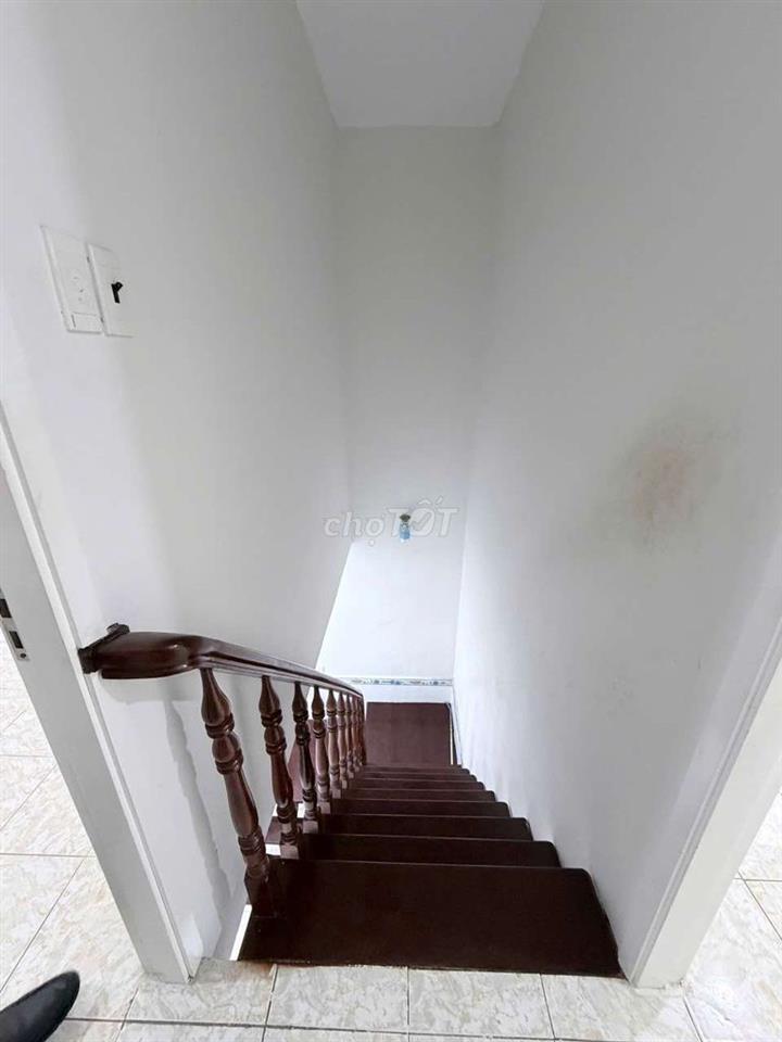 Nhà 2 tầng 96m2 Tân Bình, hẻm xe hơi 13 triệu