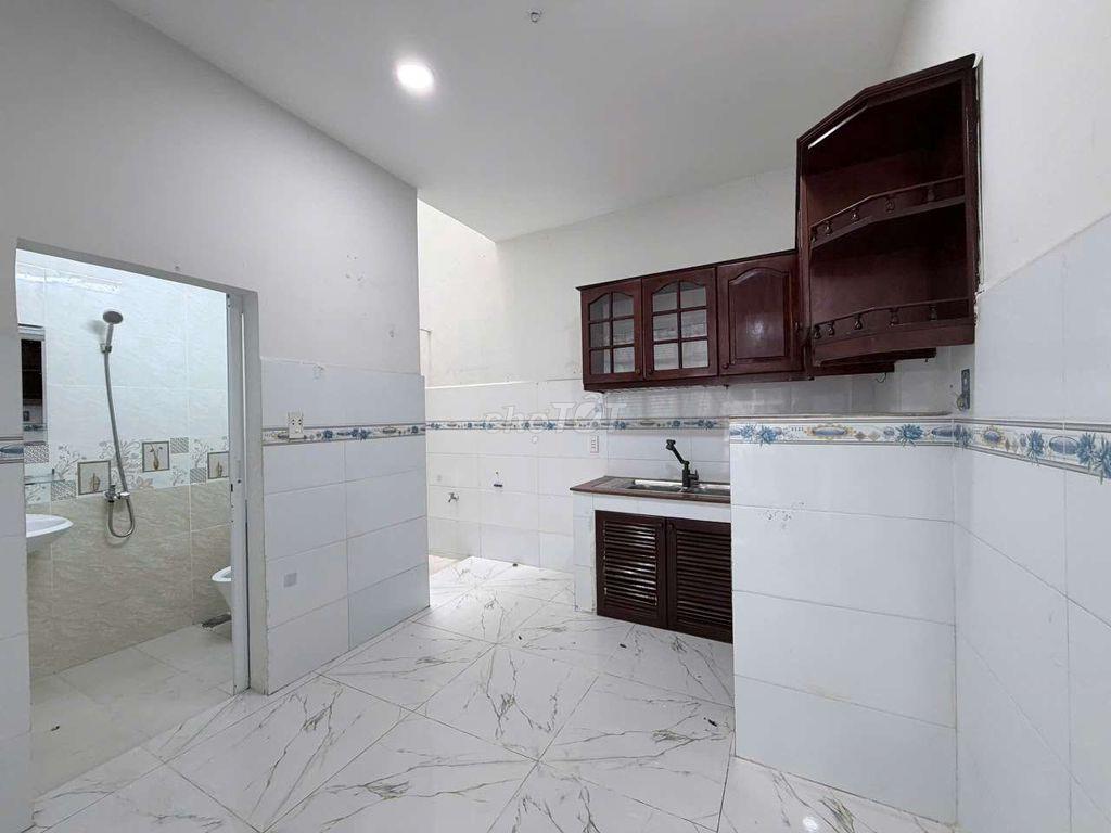 Nhà 2 tầng 96m2 Tân Bình, hẻm xe hơi 13 triệu