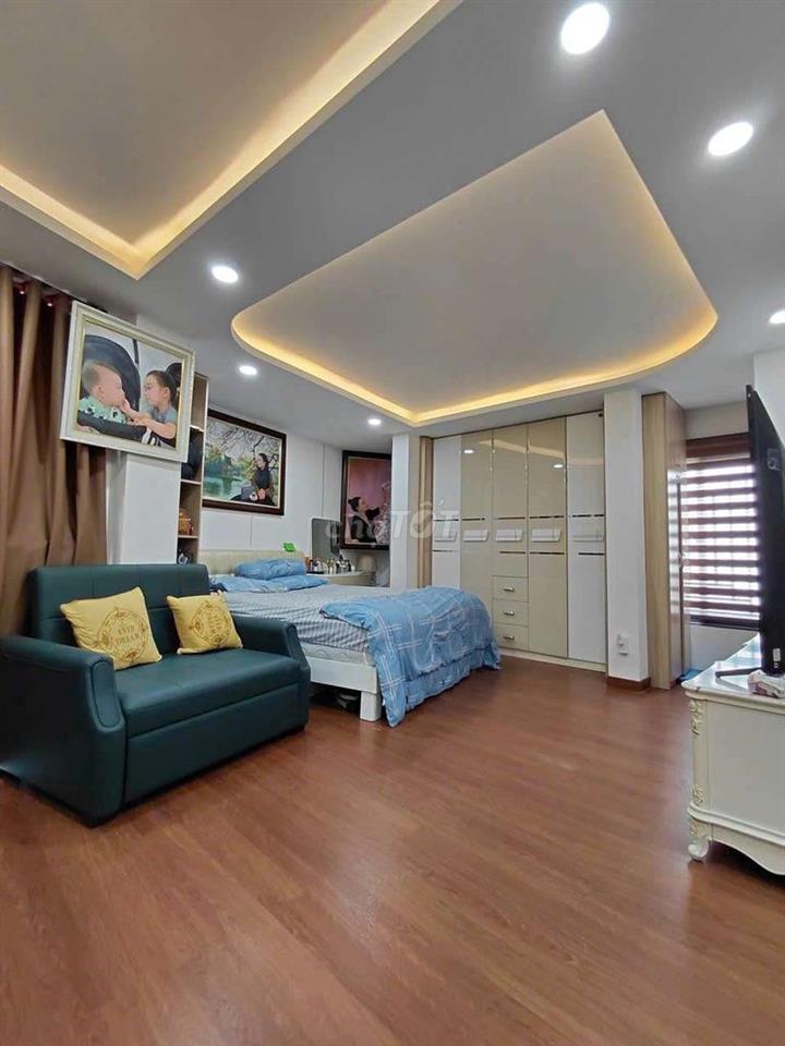 NHÀ HẺM XE HƠI XE TẢI ĐẬU CỬA 3 TẦNG GIẢ CHỈ 13TR