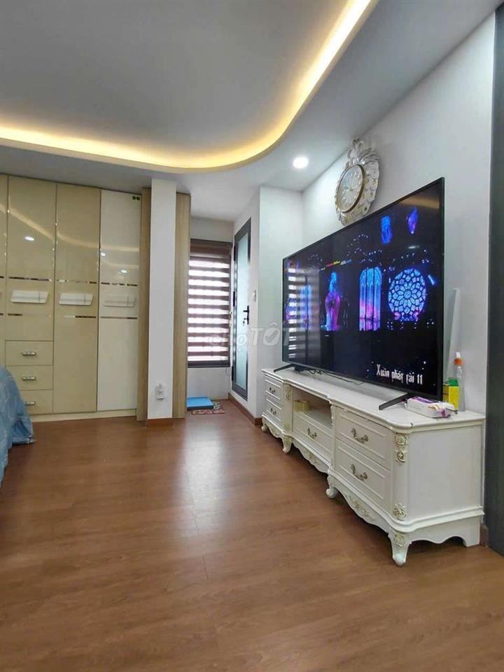 NHÀ HẺM XE HƠI XE TẢI ĐẬU CỬA 3 TẦNG GIẢ CHỈ 13TR
