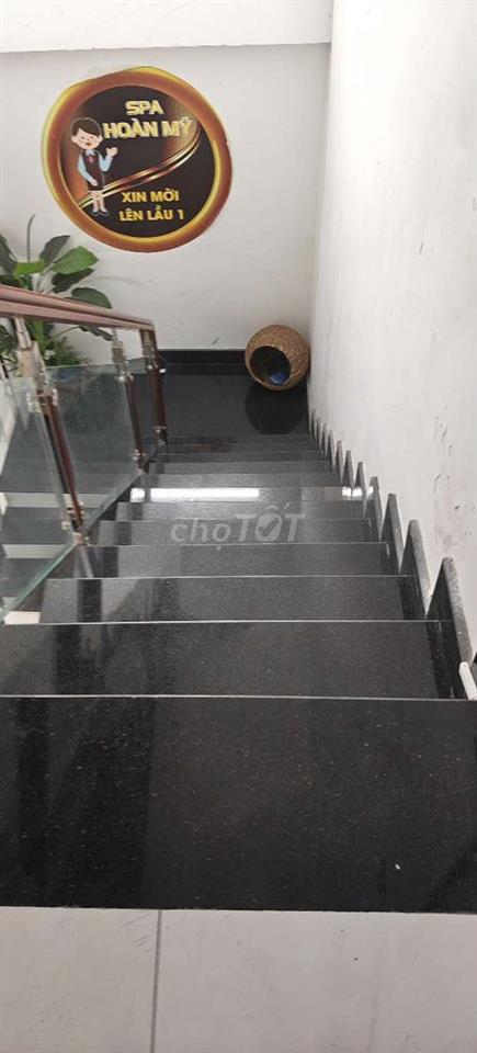 CHÍNH CHỦ CHO THUÊ NGUYÊN LẦU 1  DT 70M