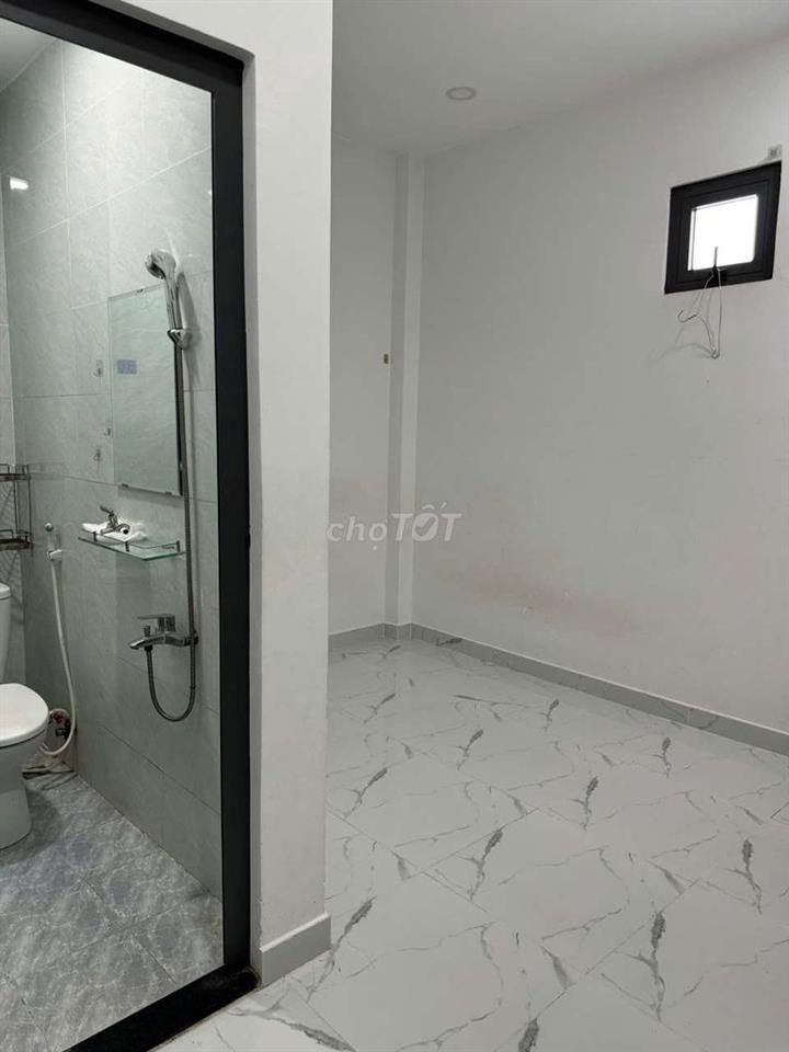NHÀ DƯ 1 PHÒNG CHO THUÊ GIÁ RẺ 2.7