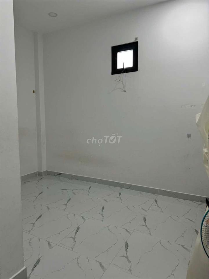 NHÀ DƯ 1 PHÒNG CHO THUÊ GIÁ RẺ 2.7