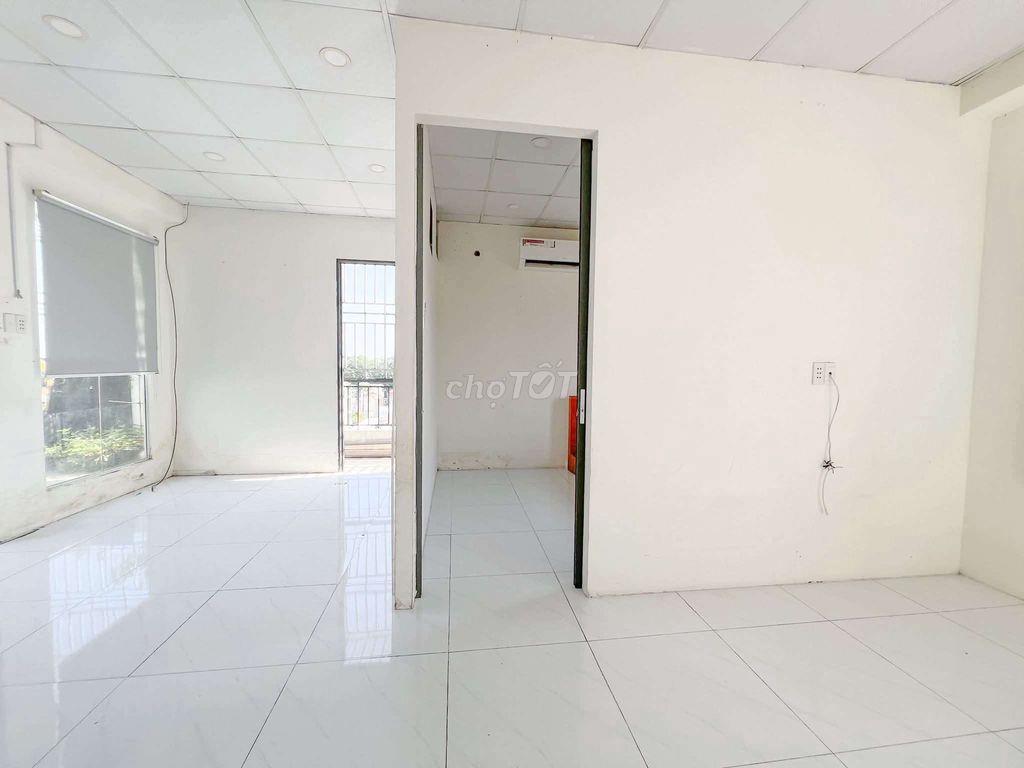 PENTHOUSE- 1 phòng ngủ-full ban công rộng trồng cây- 50m2