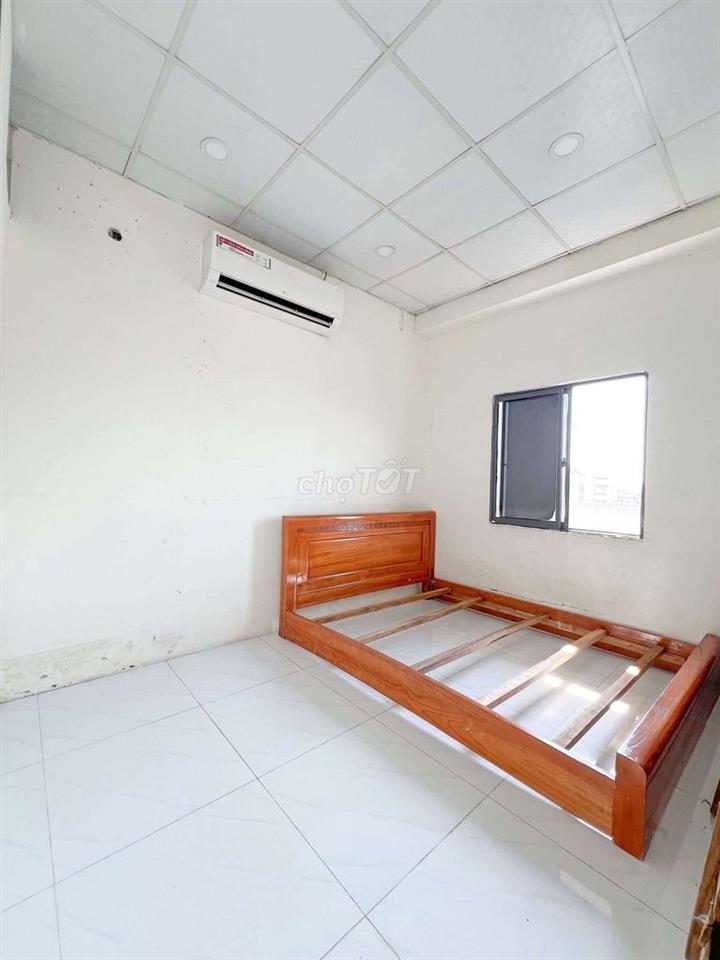 PENTHOUSE- 1 phòng ngủ-full ban công rộng trồng cây- 50m2