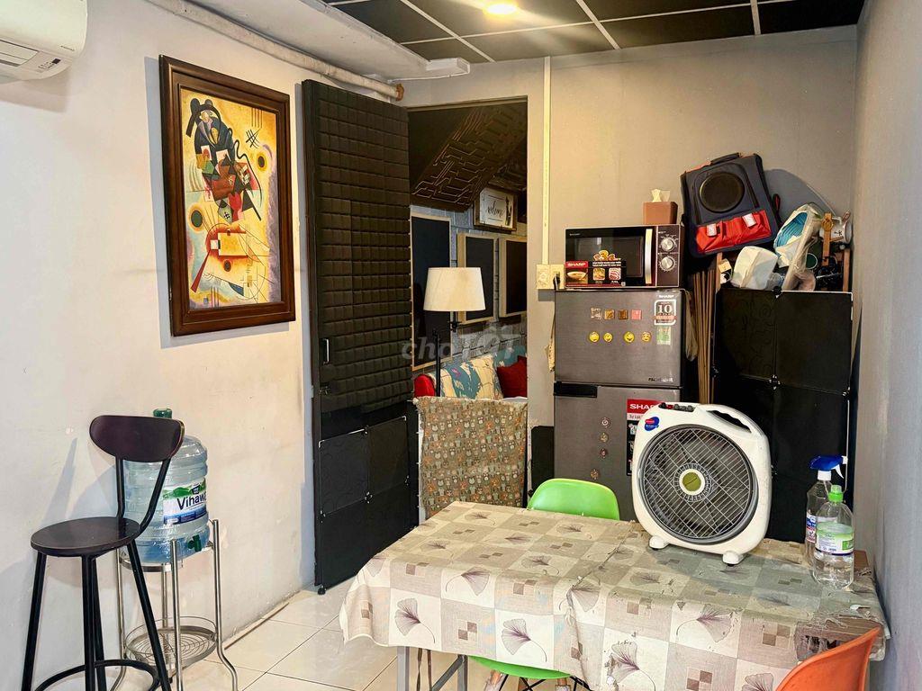 Nhượng lại phòng thu âm, sản xuất nhạc ( KHÔNG BAO GỒM THIẾT BỊ )