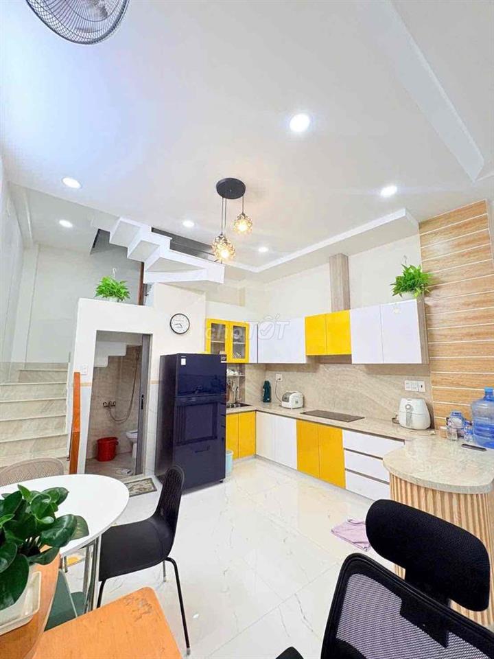 Bán nhà  Lạc Long Quân 4x10m P8 Tân Bình HXH
