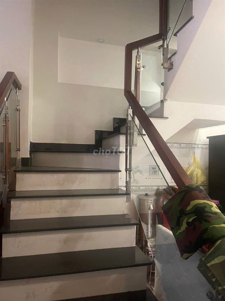 BÁN NHÀ HẺM XE HƠI TRÁNH NHAU, Đường LÂM THỊ HỐ