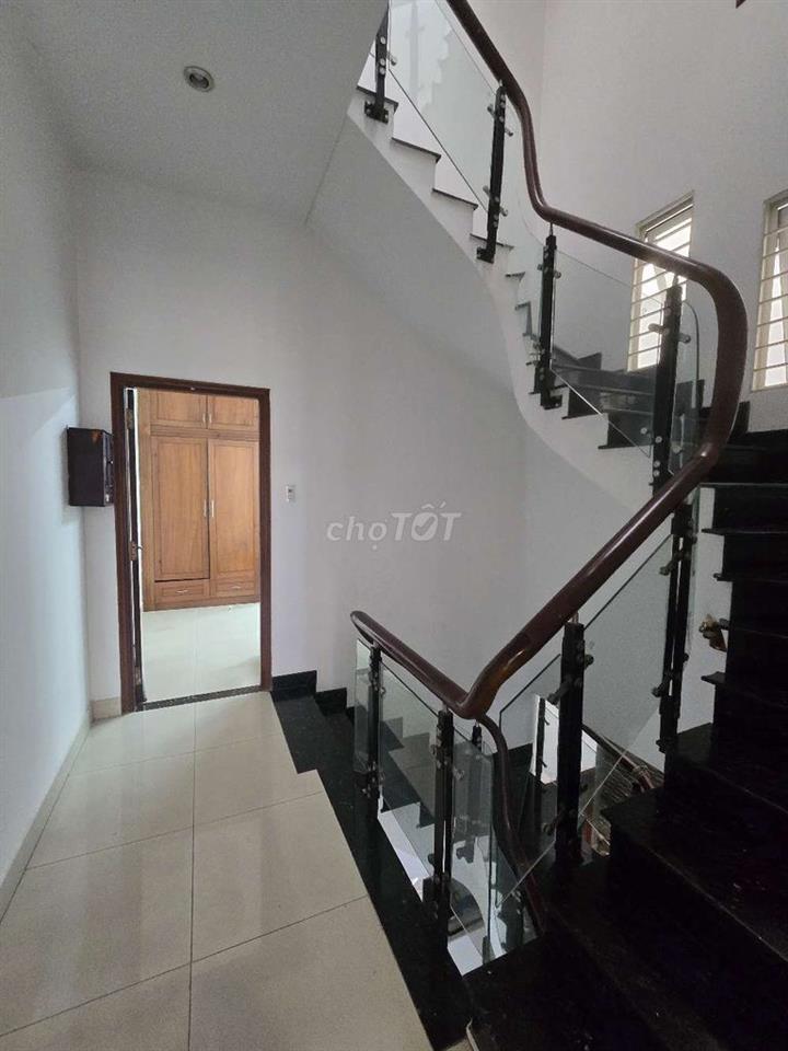 Chính chủ bán nhà 5×20, 4 tầng cách sây bay chỉ 200m