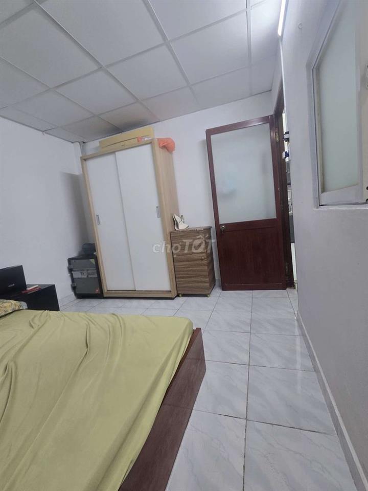 GIẢM GIÁ THUÊ Nhà Nguyên Căn Sát Sân Bay (Cách 100m) – 2PN