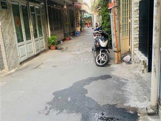 Bán nhà chính chủ- Hướng ĐB - có sổ hồng tại P.6, quận Tân Bình (cũ) 