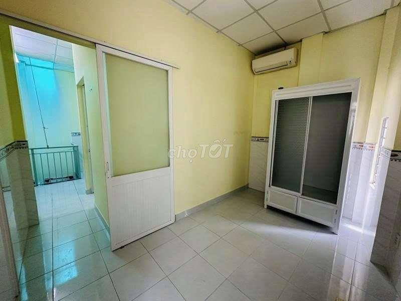 GIÁ TỐT - NHÀ LẠC LONG QUÂN - 27m2 - 2.8 tỷ TL 