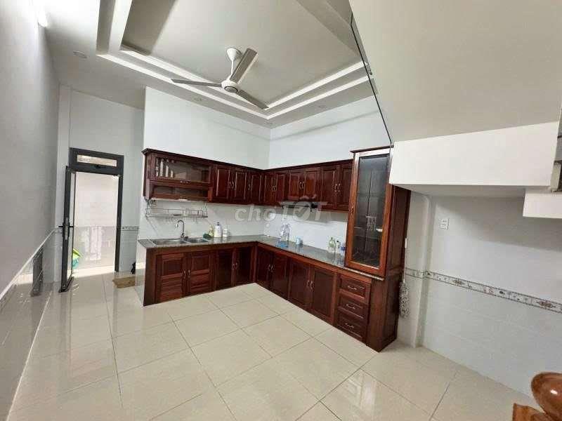 HẺM XE HƠI TỚI NHÀ GIÁP Q11- Nở hậu 42m2 4PN Mới Đẹp