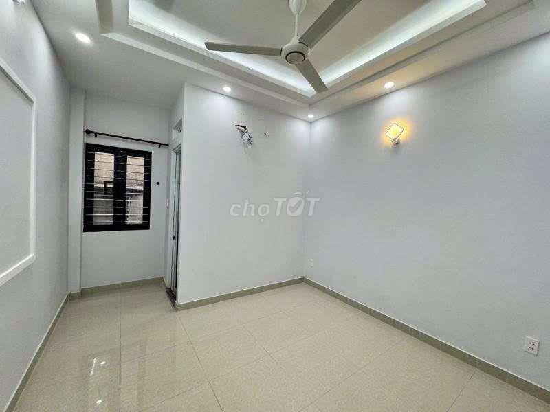 HẺM XE HƠI TỚI NHÀ GIÁP Q11- Nở hậu 42m2 4PN Mới Đẹp