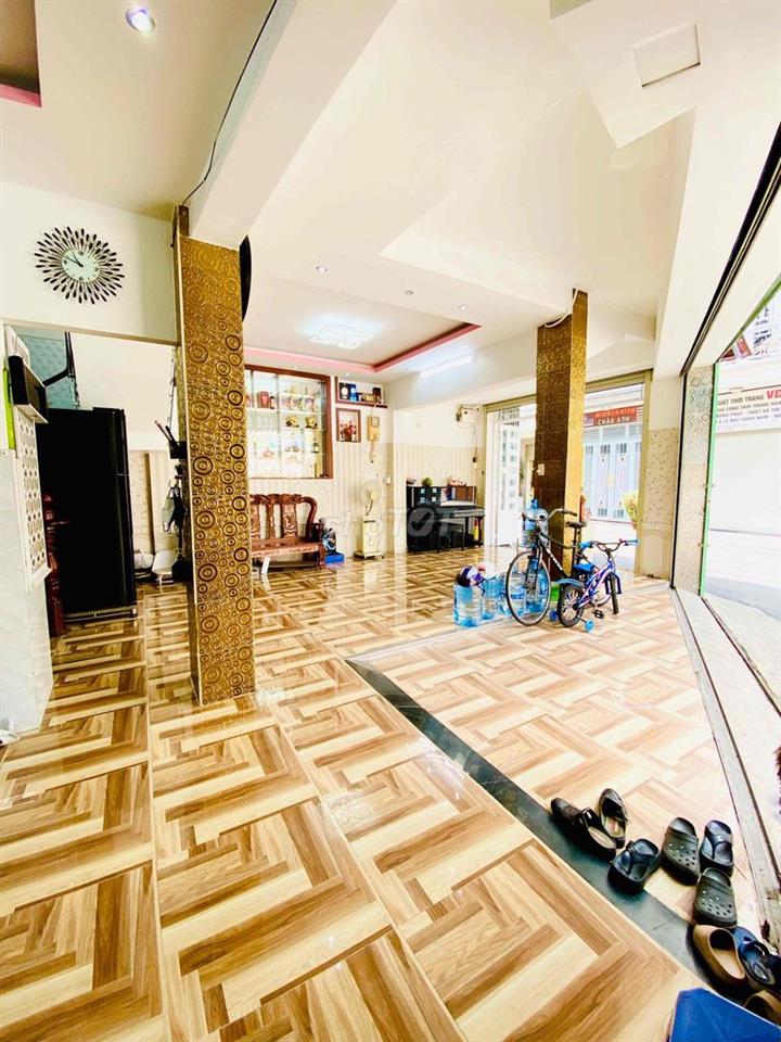NHÀ GỐC HAI MẶT TIỀN TIỆN KINH DOANH.