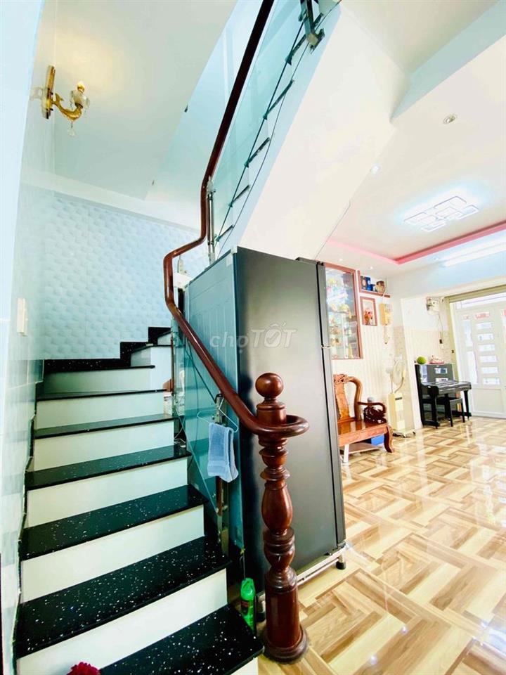 NHÀ GỐC HAI MẶT TIỀN TIỆN KINH DOANH.