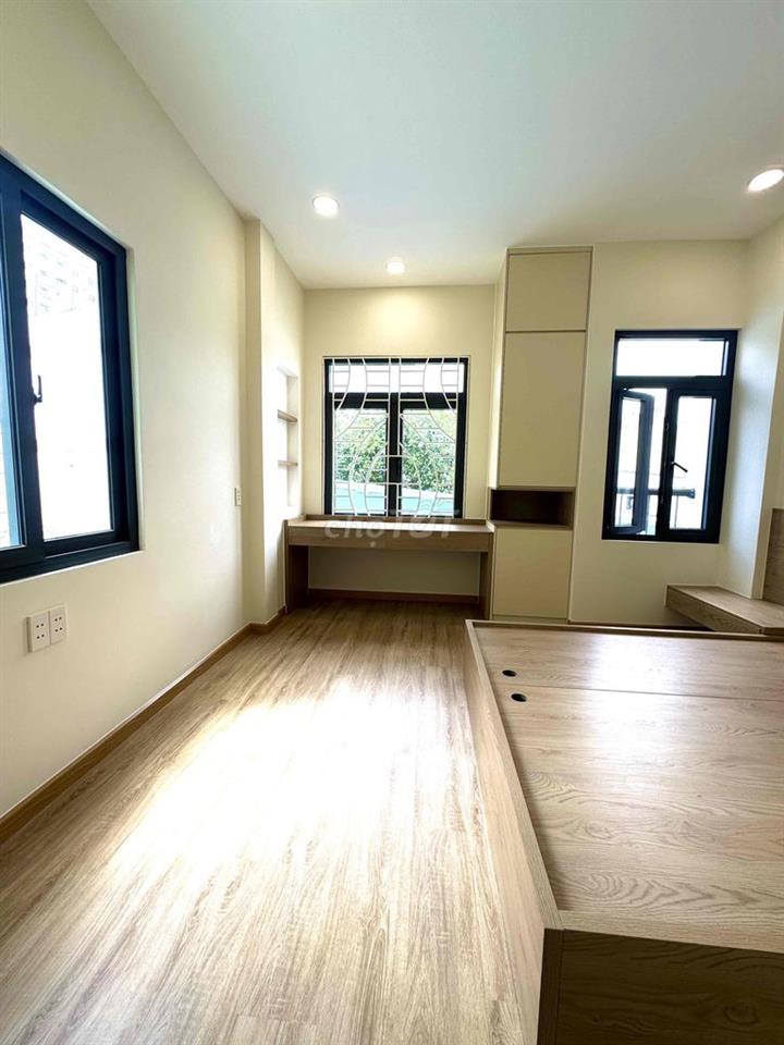 NHÀ ĐẸP, SỔ RIÊNG, DỌN VÀO Ở NGAY.HẺM THÔNG 5M . NGAY KHU LỮ GIA