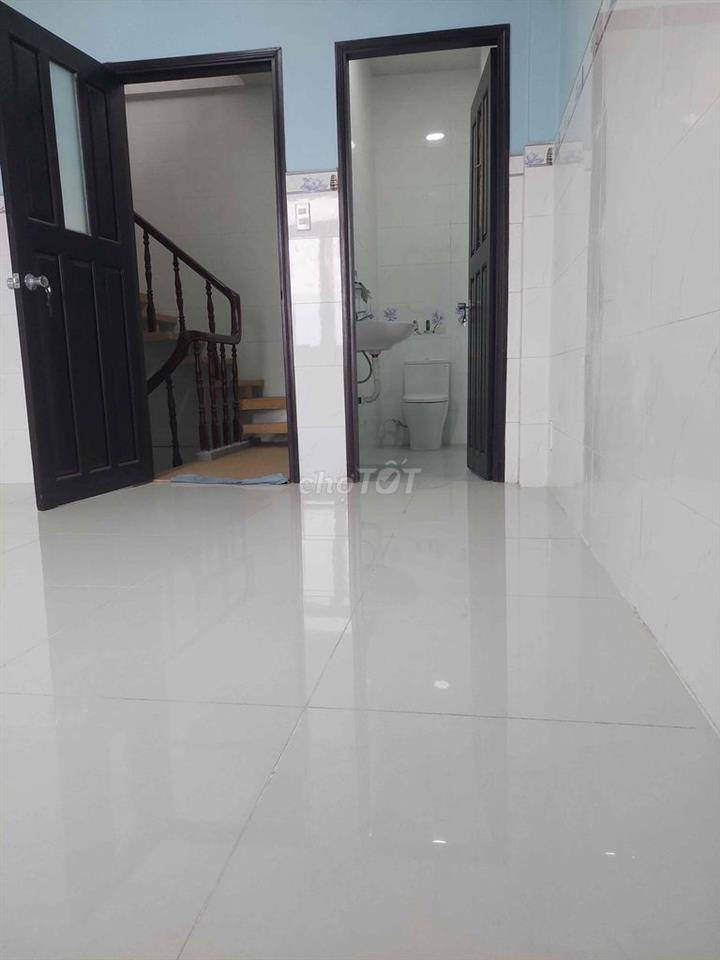 bán nhà 699 Lý Thường Kiệt 4,3x12m 4 tầng giá 14 tỷ