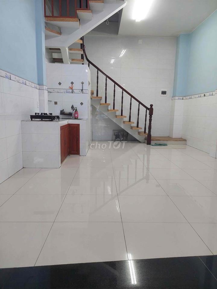 bán nhà 699 Lý Thường Kiệt 4,3x12m 4 tầng giá 14 tỷ