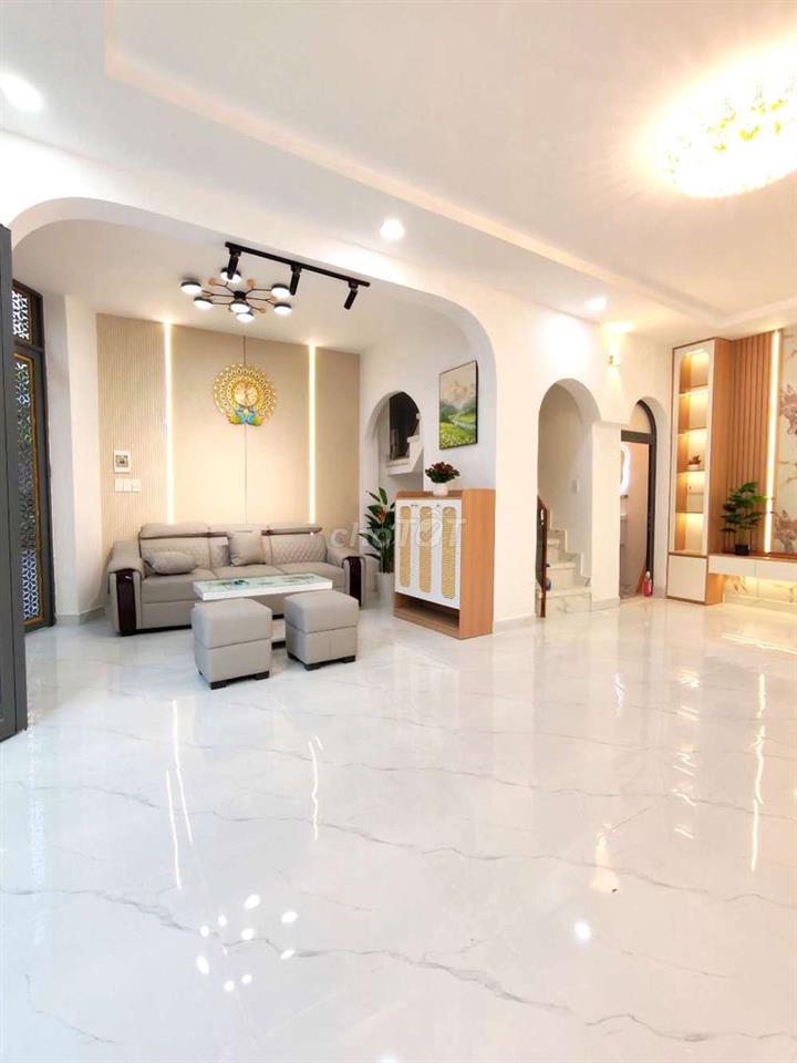 Chính chủ bán nhà mặt tiền ngang 8m Đẹp