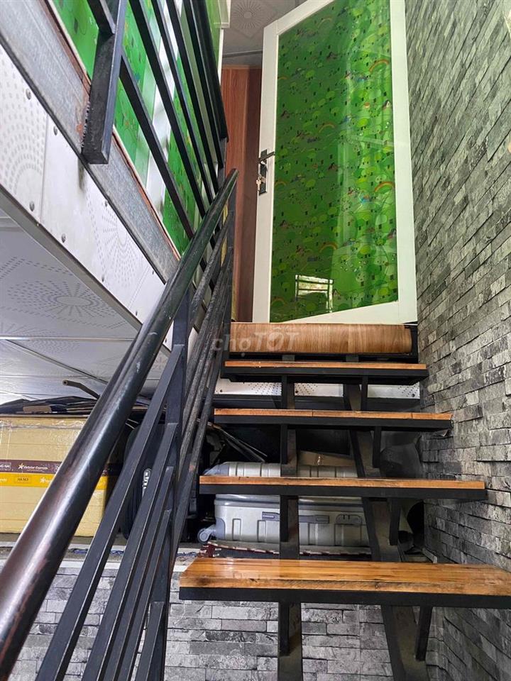 nhà rộng 80m² đẹp, hẻm cạn thông 2 đường chính Hồng Lạc