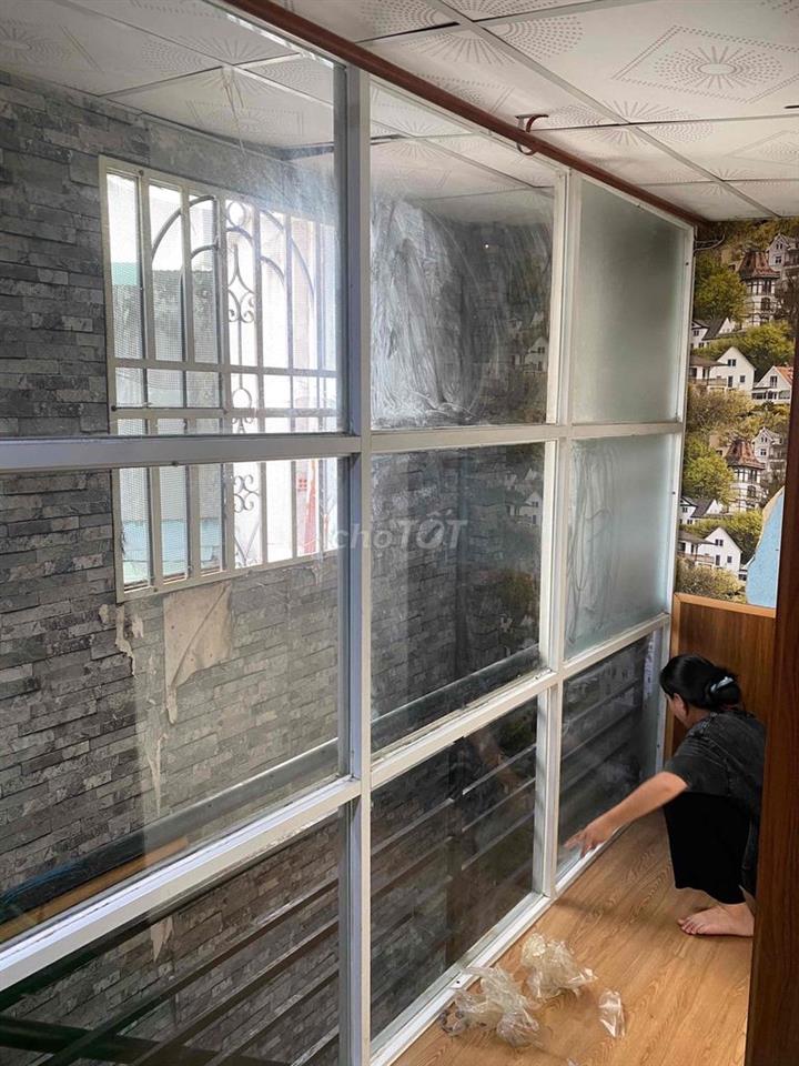nhà rộng 80m² đẹp, hẻm cạn thông 2 đường chính Hồng Lạc
