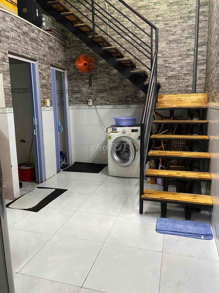 nhà rộng 80m² đẹp, hẻm cạn thông 2 đường chính Hồng Lạc