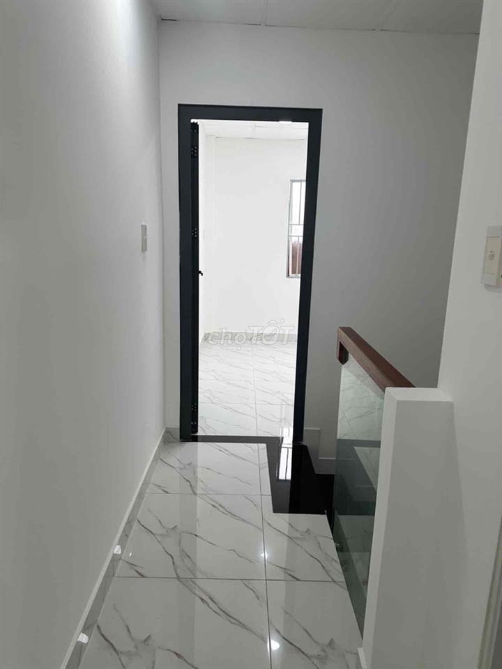HẺM XE HƠI HUỲNH VĂN CHÍNH TÂN PHÚ THUẬN TIỆN DI CHUYEN TRUNG TAM