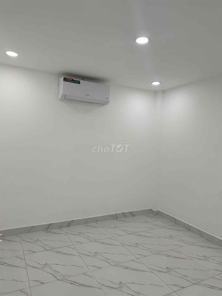 HẺM XE HƠI HUỲNH VĂN CHÍNH TÂN PHÚ THUẬN TIỆN DI CHUYEN TRUNG TAM