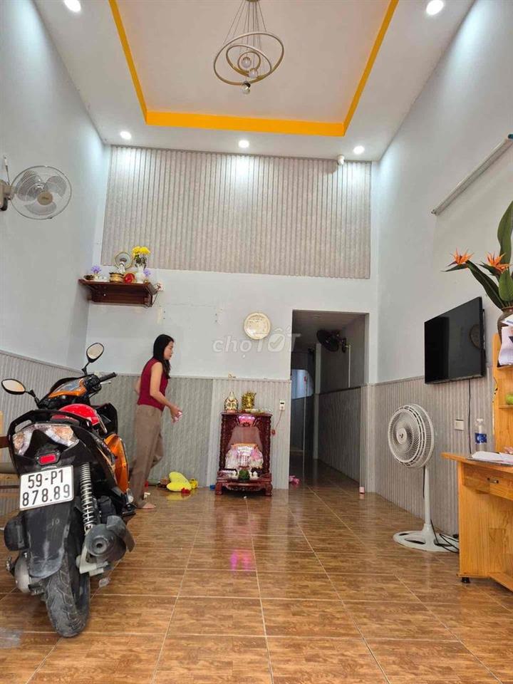 NHÀ HẺM XE HƠI TÂN PHÚ GẦN EAON THUẬN TIỆN DI CHUYỂN