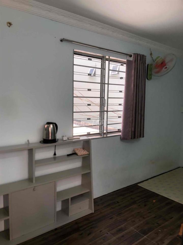 Phòng ban công cửa sổ full nội thất, 5p đến ĐHBK