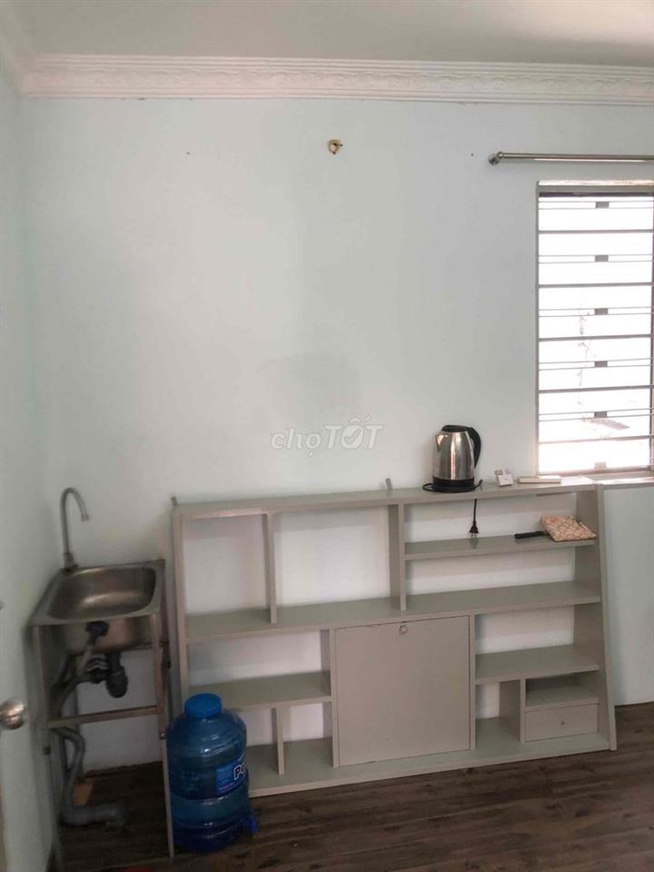 Phòng ban công cửa sổ full nội thất, 5p đến ĐHBK
