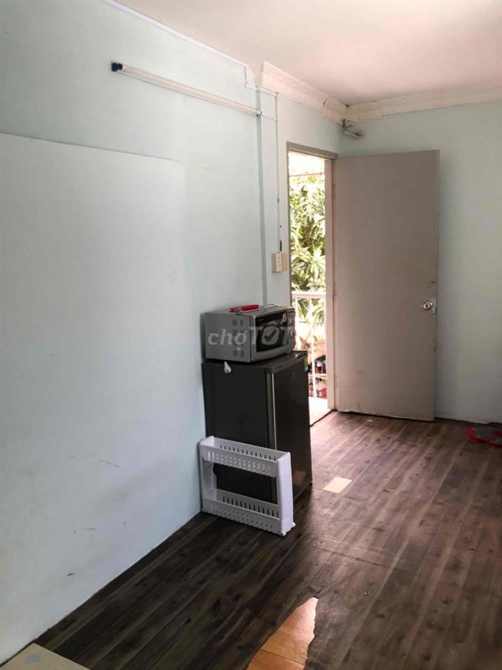 Phòng ban công cửa sổ full nội thất, 5p đến ĐHBK