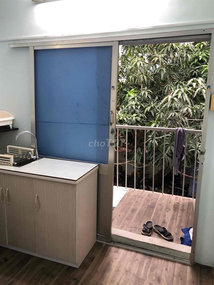 Phòng ban công cửa sổ full nội thất, 5p đến ĐHBK