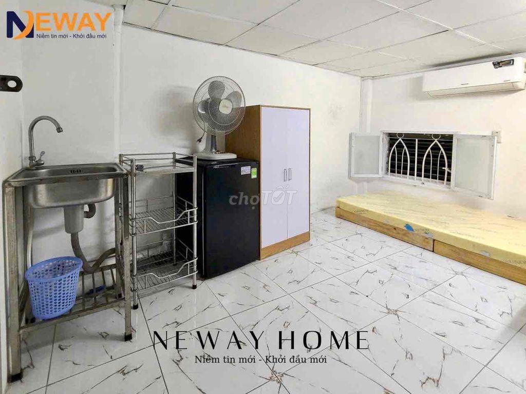 Phòng cửa sổ full  nội thất, 5p đi bộ đến Huit, tại 24 Lê Trọng Tấn