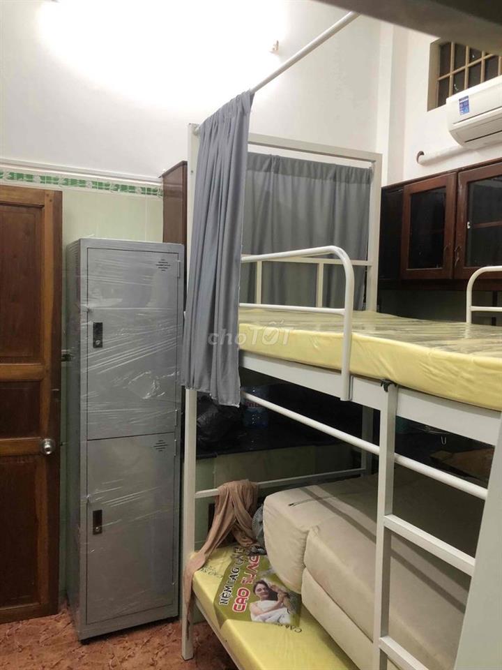 Ký túc xá nam, 5p đi bộ đến Huit, tại 24 Lê Trọng Tấn