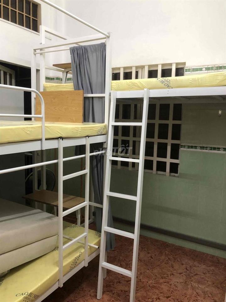 Ký túc xá nam, 5p đi bộ đến Huit, tại 24 Lê Trọng Tấn