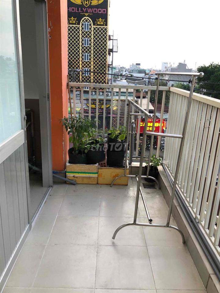 2 phòng ngủ+ban công+tách bếp