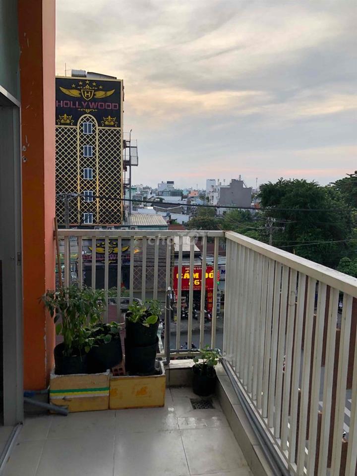 2 phòng ngủ+ban công+tách bếp