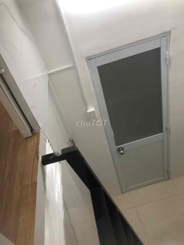 Nam ở ghép muốn không gian riêng, khoá riêng