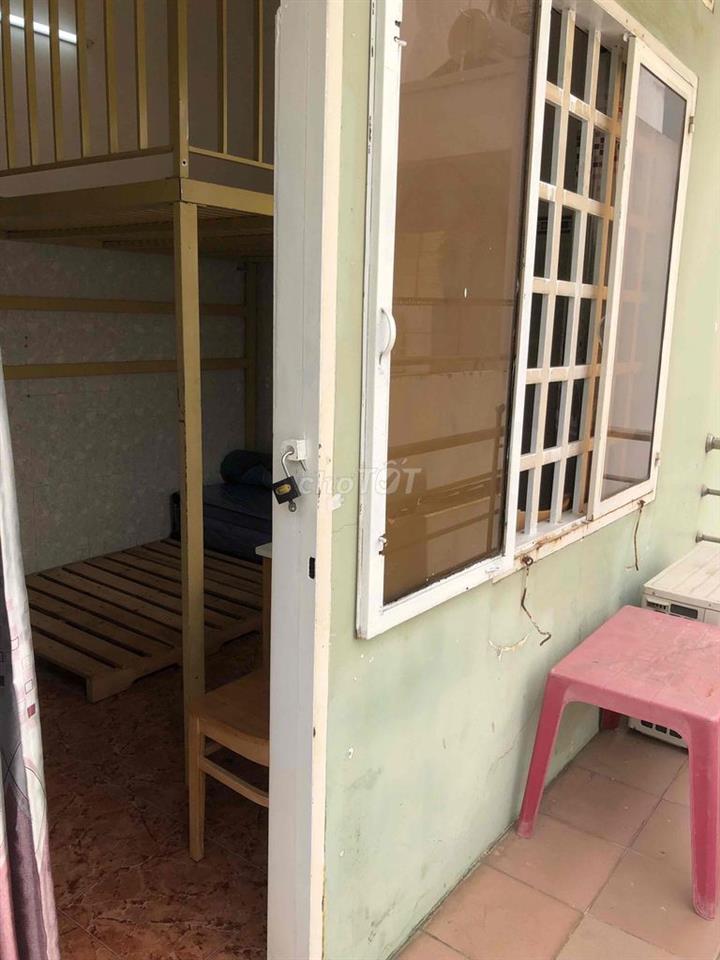 Phòng ban công, cửa sổ, gác cao, full nội thất cạnh Huit
