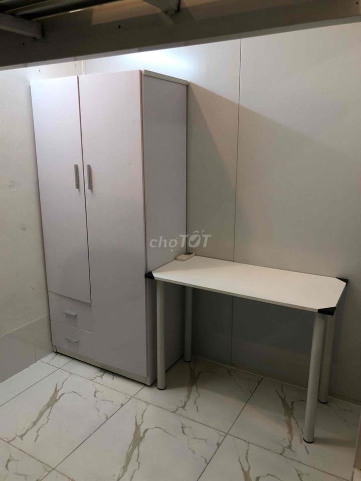 Phòng ban công, tách bếp, full nội thất tại 385 Nguyễn Sơn