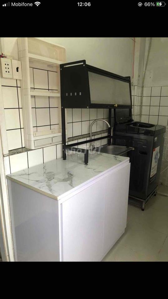 Phòng ban công, tách bếp, full nội thất tại 385 Nguyễn Sơn